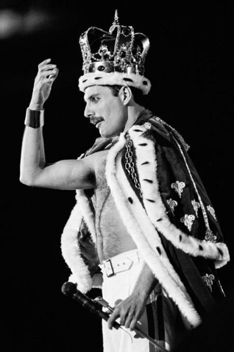 Freddie Mercury or Robert Johnson ?